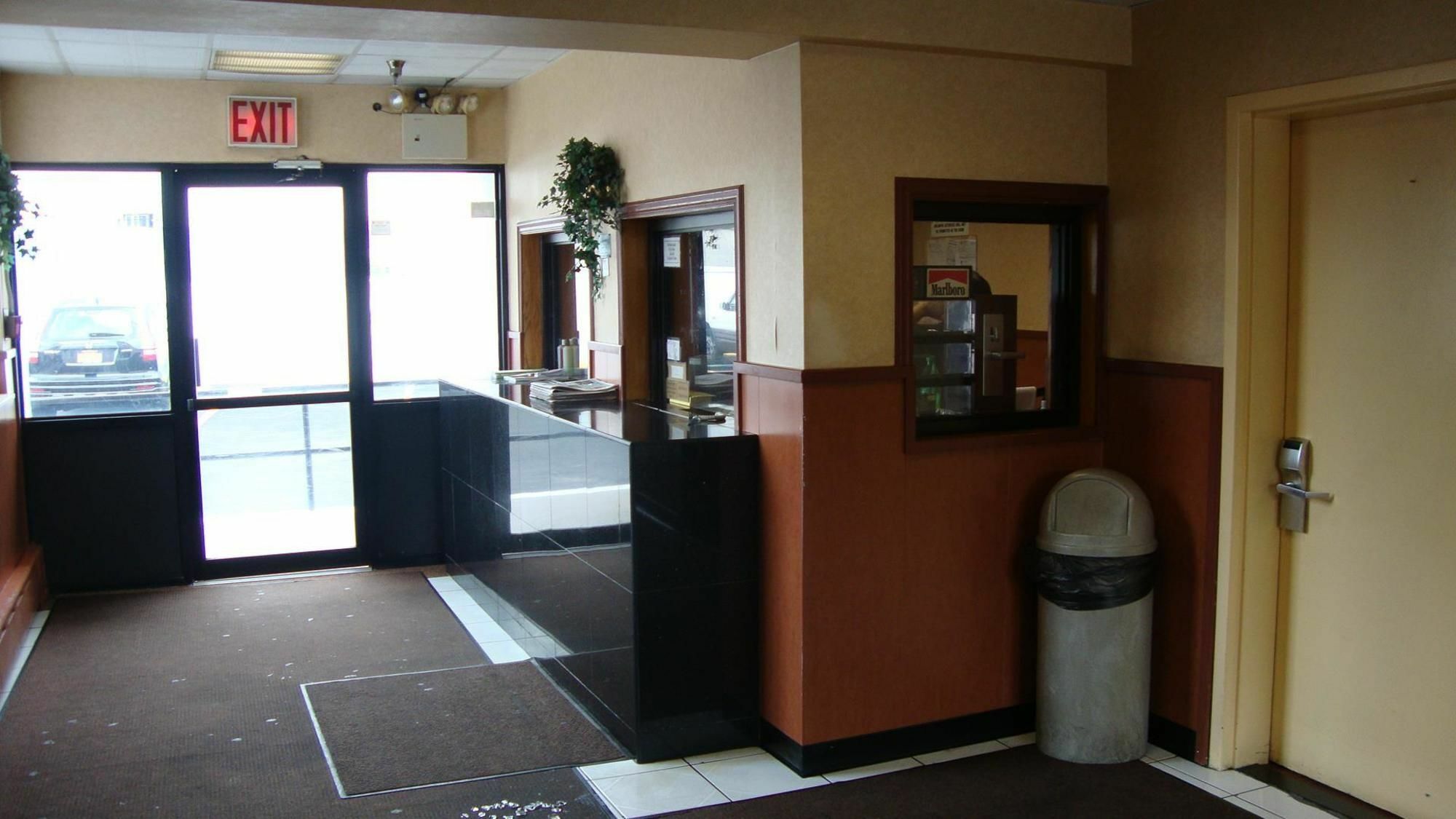Riviera Motor Inn Brooklyn Nueva York Exterior foto